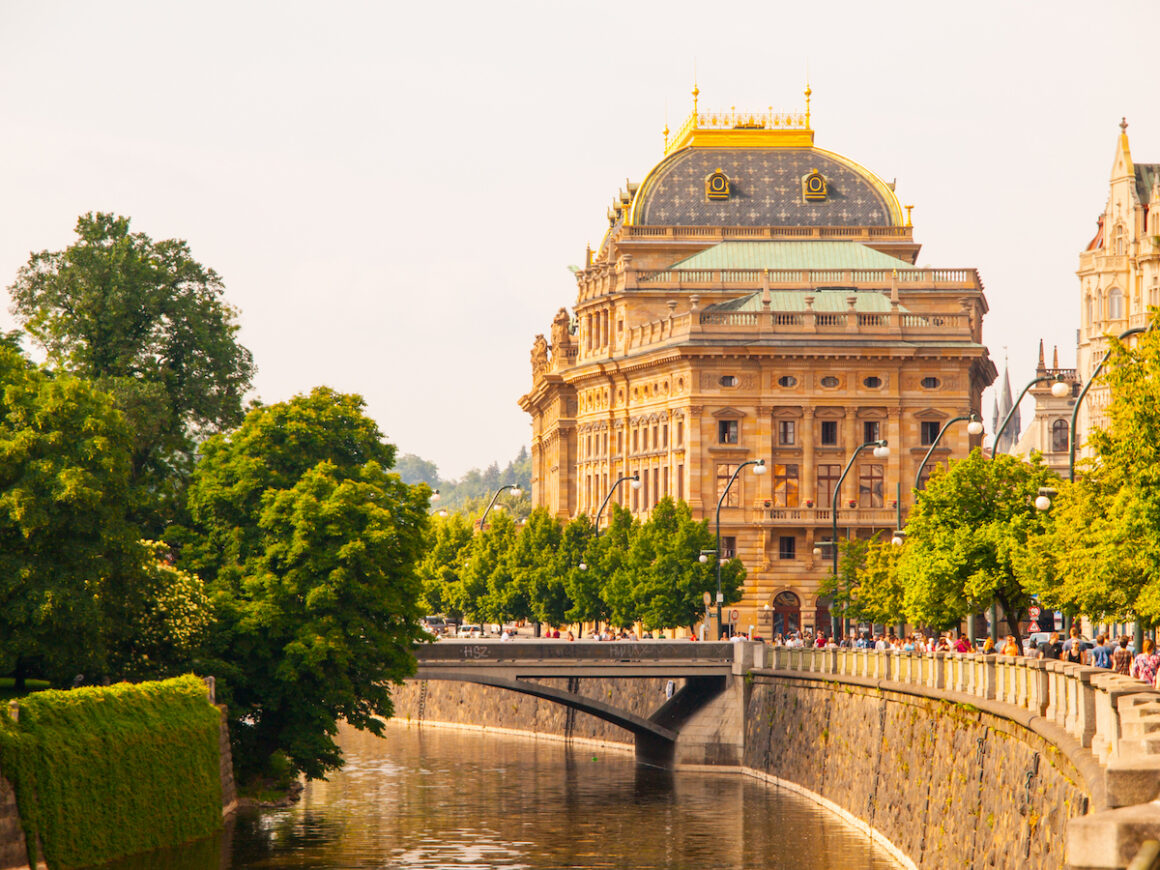 Prague National Theater on sunny day побачення закордоном, Опера у Празі, Прага