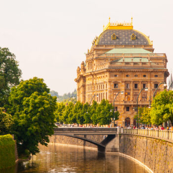 побачення закордоном, Опера у Празі, Прага